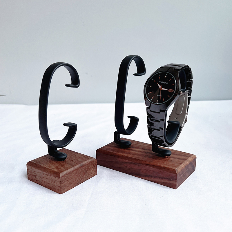 Деревянная C-образная подставк – обзор и цена Jewelry And Watches Inc